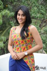Regina Cassandra at Pilla Nuvvu Leni Jeevitham Press Meet